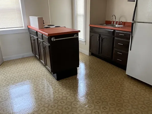 12 Ash St, Waterville, ME 04901