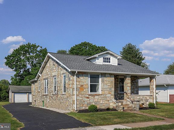 4th image of 730 Pilgrim Ave
