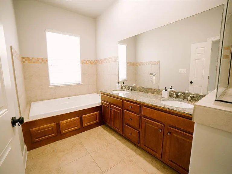 2617 Almeda Forest Ct — Photo 9