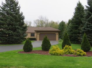 424 Brandybrook Rd, Wales, WI 53183