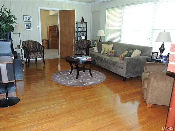 4th image of 8822 Delmar Blvd
