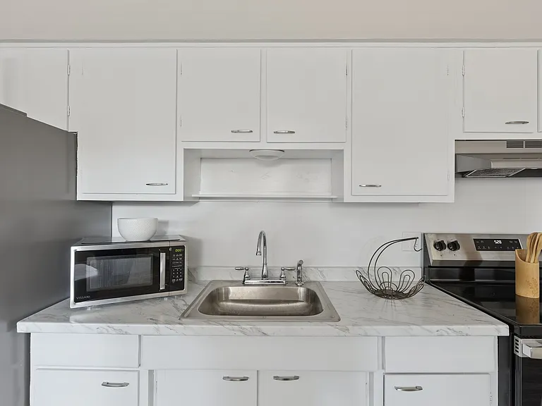 Morgan Terrace Apartments — Photo 9