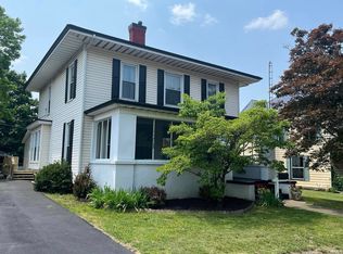 6 W Seminary St, Liberty, IN 47353