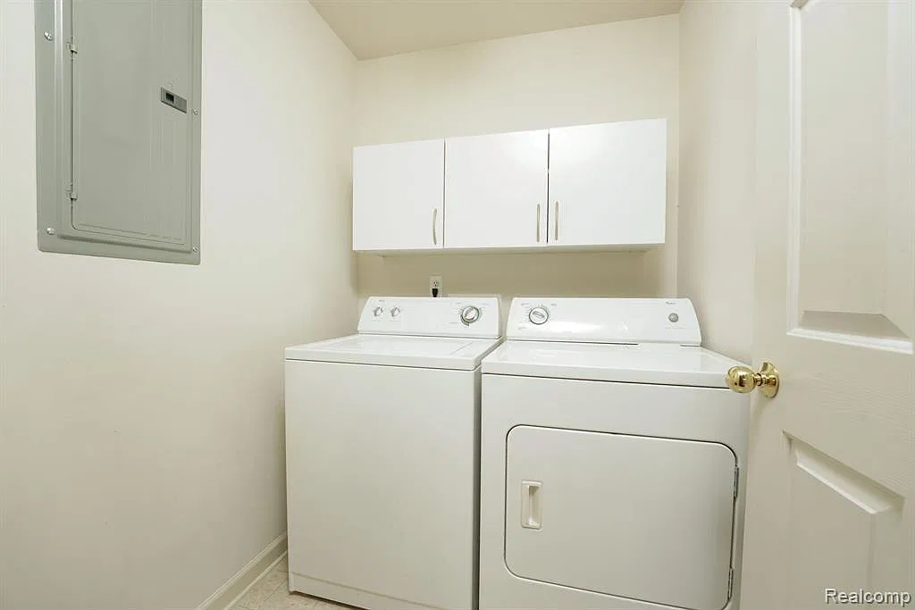 2 bed, 1149 sqft, $1,950 — Photo 4