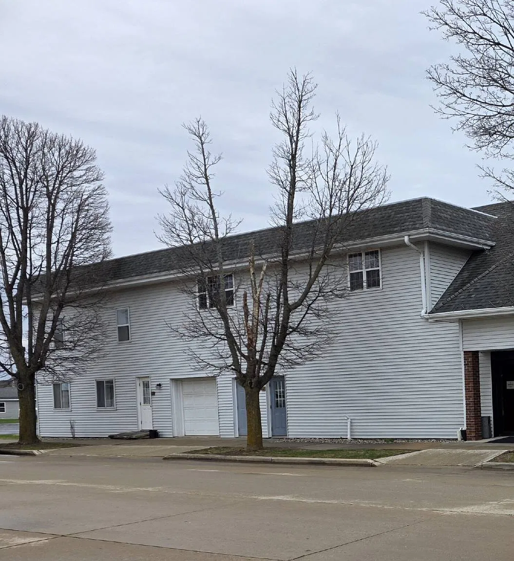 103 N Elm St — Photo 1