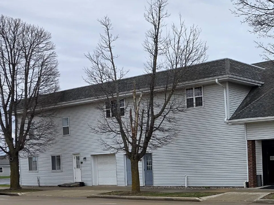 103 N Elm St