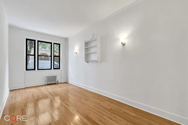 Rented by CORE | media 10