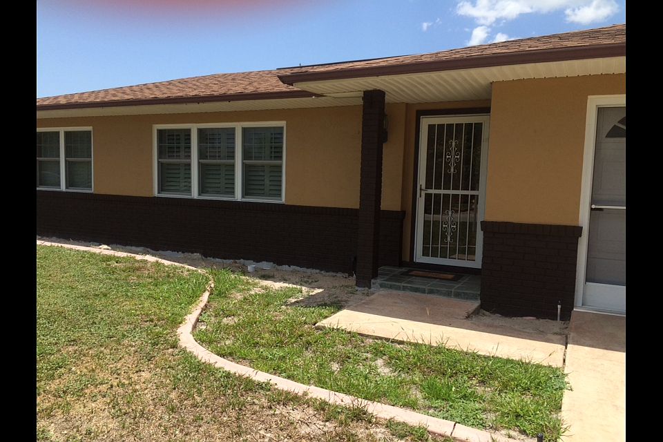 1st image of 1232 W Embassy Dr