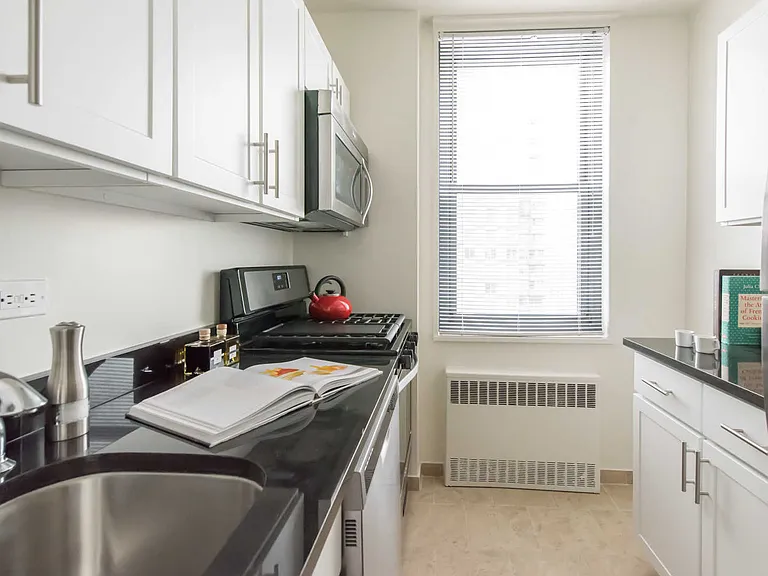 303 E 83rd St #23G — Photo 39