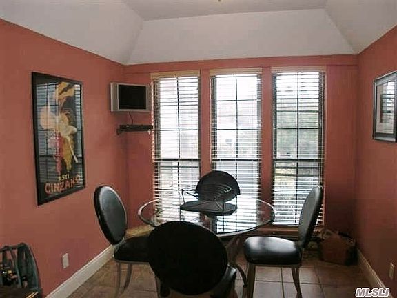 3rd image of 23 Derby Ct