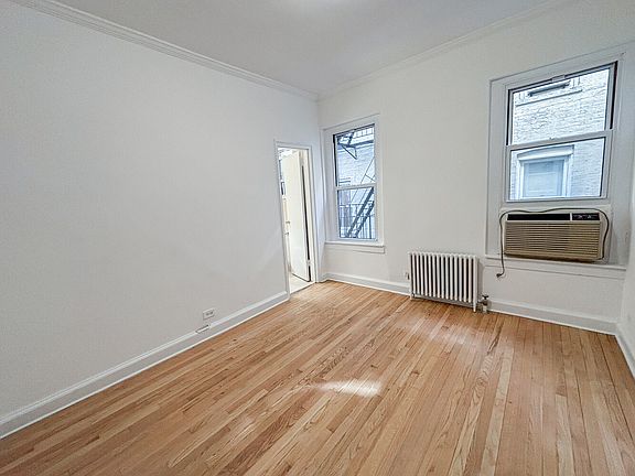 4th image of 217 E 66th St #404
