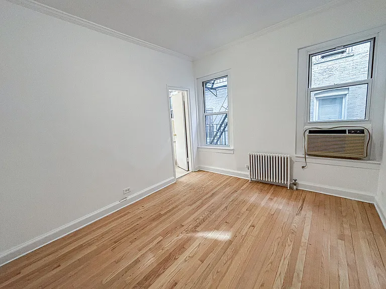 217 E 66th St #404 — Photo 4