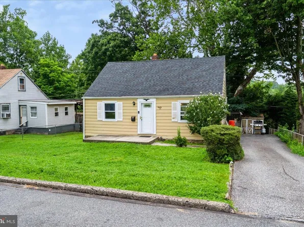 86 Mildred Ln, Aston, PA 19014