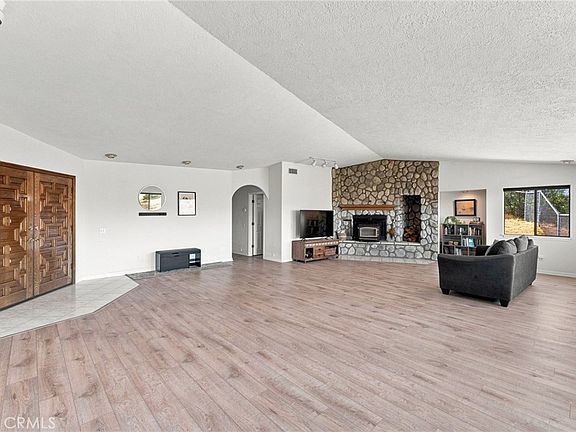 5th image of 8384 Highland Ct
