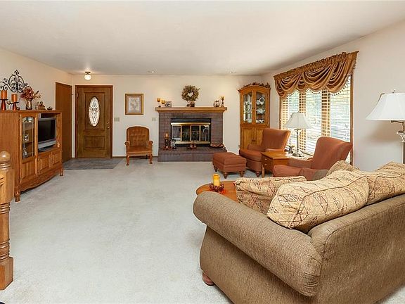 4th image of 1202 E Franklin Ave