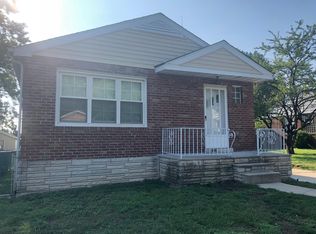 1146 Pembroke Dr, Saint Louis, MO