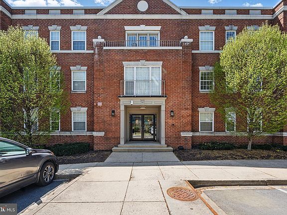 2nd image of 3611 38th St NW APT 209