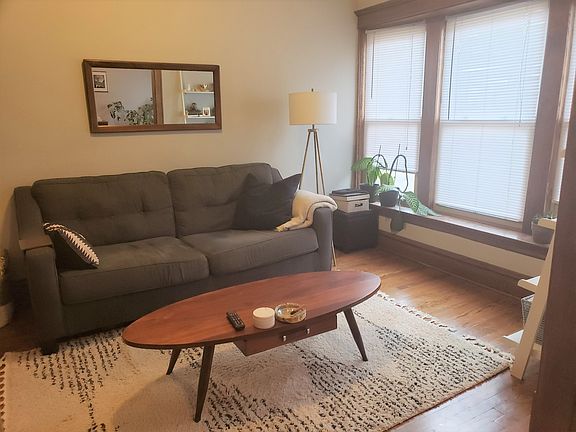 3rd image of 1761-1775 W Wilson Ave #1775-2E