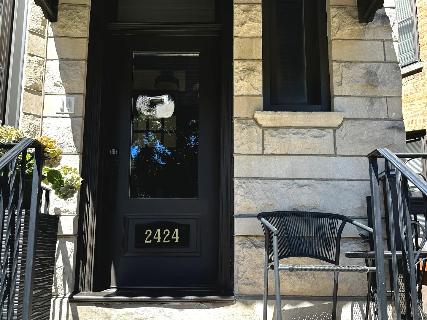 3 bed, 1300 sqft, $3,800 — Photo 2