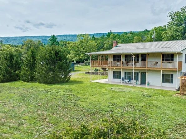 5741 Hall Rd, Catawba, VA 24070