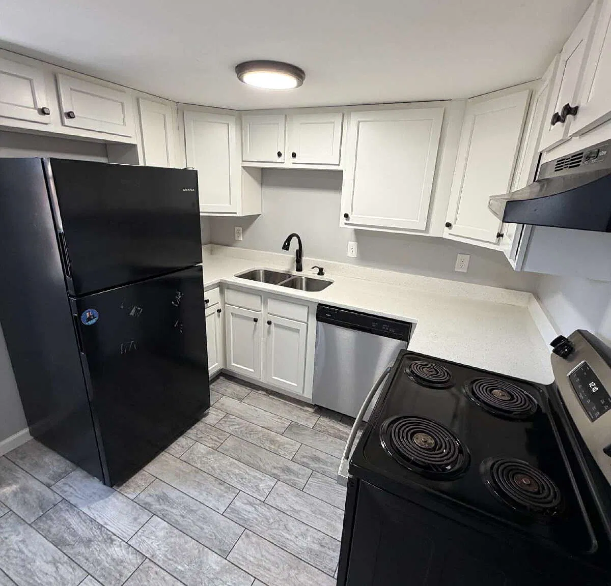 3 bed, 1.0 bath, 1000 sqft, $1,995 — Photo 4