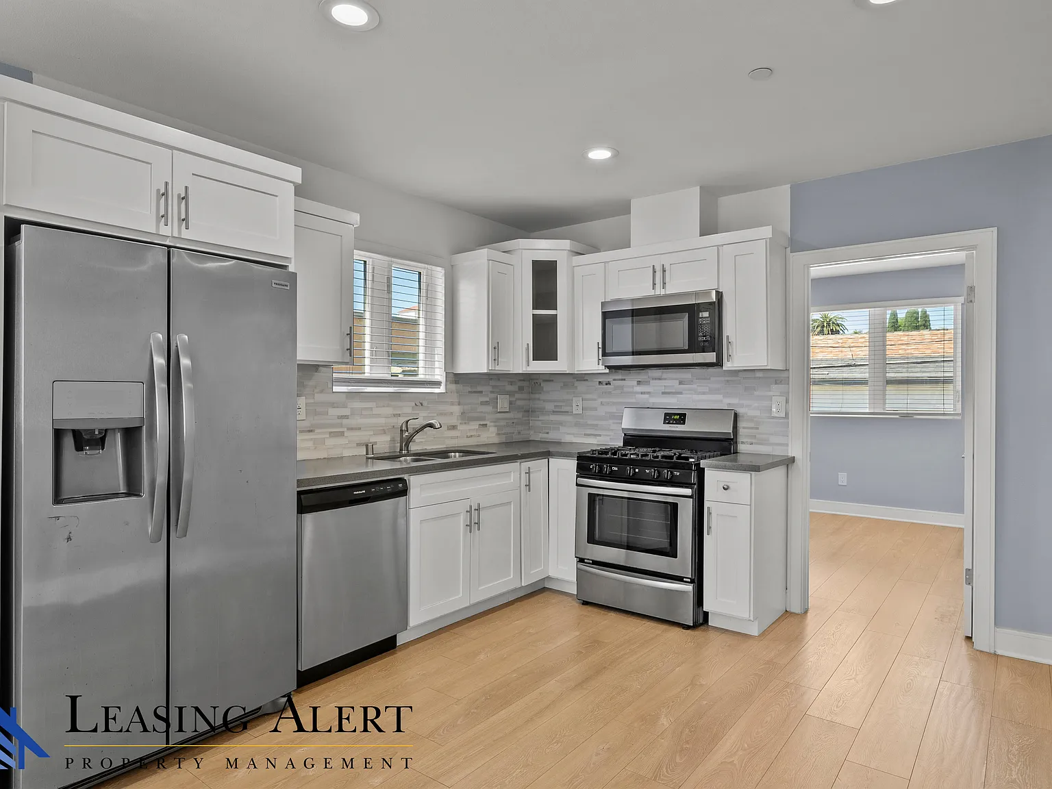 3 bed, 1297 sqft, $4,500 — Photo 4