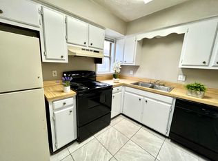 585 Delzan Pl, Lexington, KY 40503