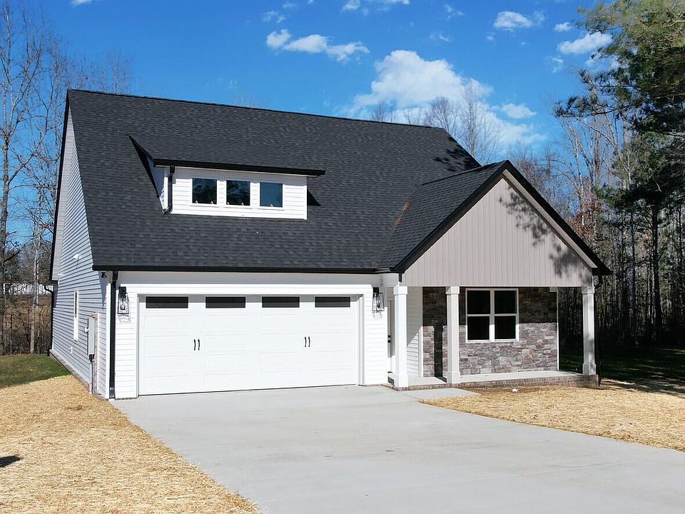 1st image of 3114 Pin Oaks Cir NE