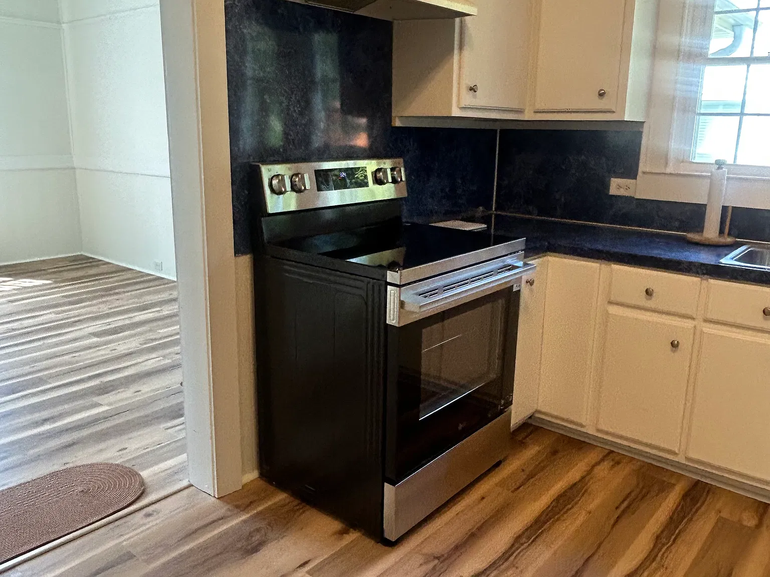 2 bed, 1380 sqft, $1,500 — Photo 3