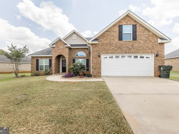 212 Hunts Landing Dr, Kathleen, GA 31047