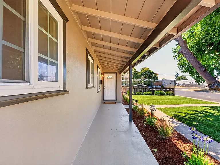 2130 Roenoke Way — Photo 20