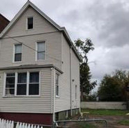 2nd image of 174 Myrtle Ave