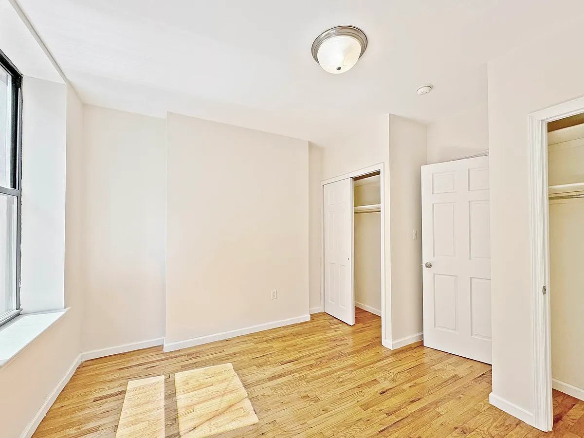 Building Photo - 61 Clinton St #3F