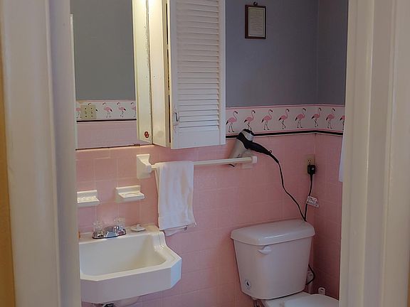 5th image of 928 S Flood Ave #3