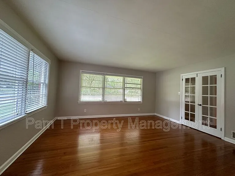 201 Kensington Dr — Photo 24