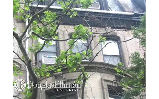 Rented by Douglas Elliman | media 16
