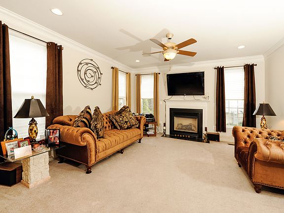 1st Floor Family room