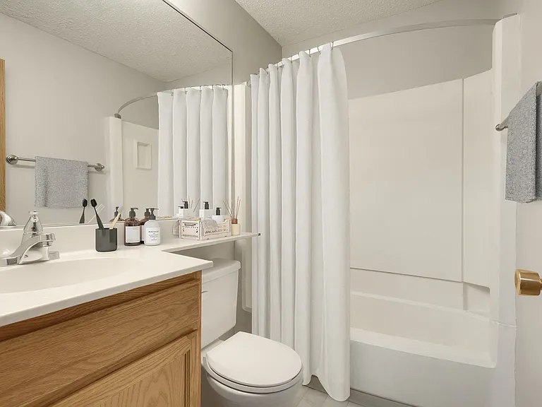 Medicine Lake Apartments — Photo 8