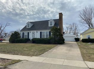 515 38th St NE, Cedar Rapids, IA 52402