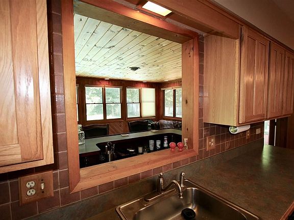 4th image of 14 Meadow Valley Dr