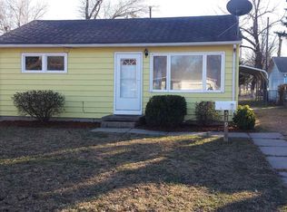 579 W 1st St, Valley Center, KS 67147