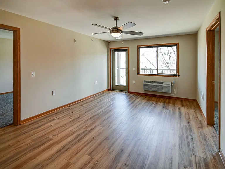 Fairhaven Court Apartments — Photo 42
