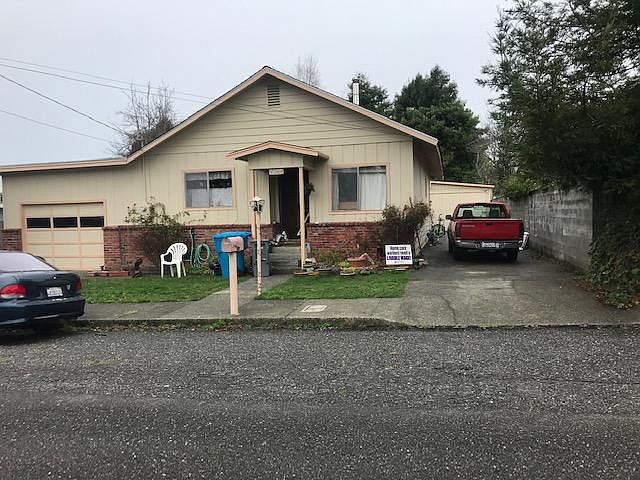 1st image of 2195 Arbutus St