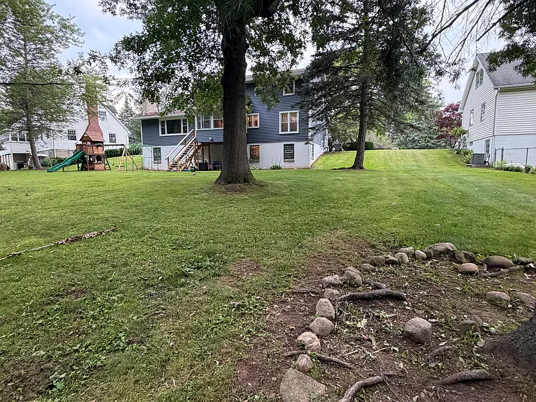 107 Sherwood Dr — Photo 20