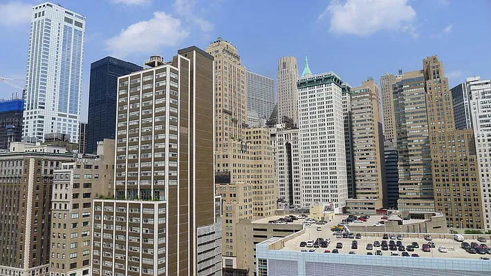 Sold by CCG Real Estate Brokerage | media 20