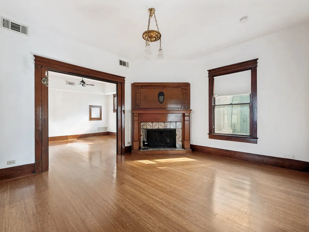 4 bed, 2340 sqft, $3,150 — Photo 3