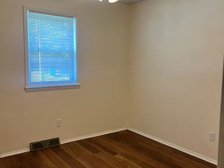 219 E Berkeley St — Photo 7