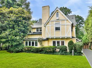 3 Elmdorf Dr, Scarsdale, NY 10583