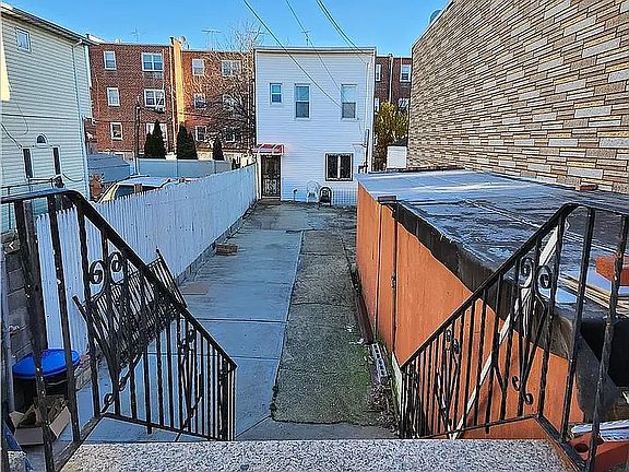 3rd image of 719 E 83rd St