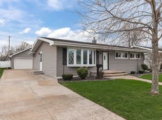 1915 E Marquette St, Appleton, WI 54911